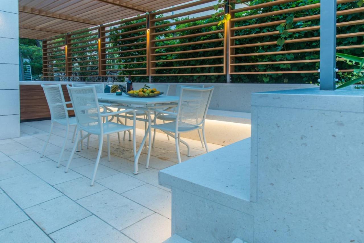 Apartments Villa Medic Brela Exteriör bild