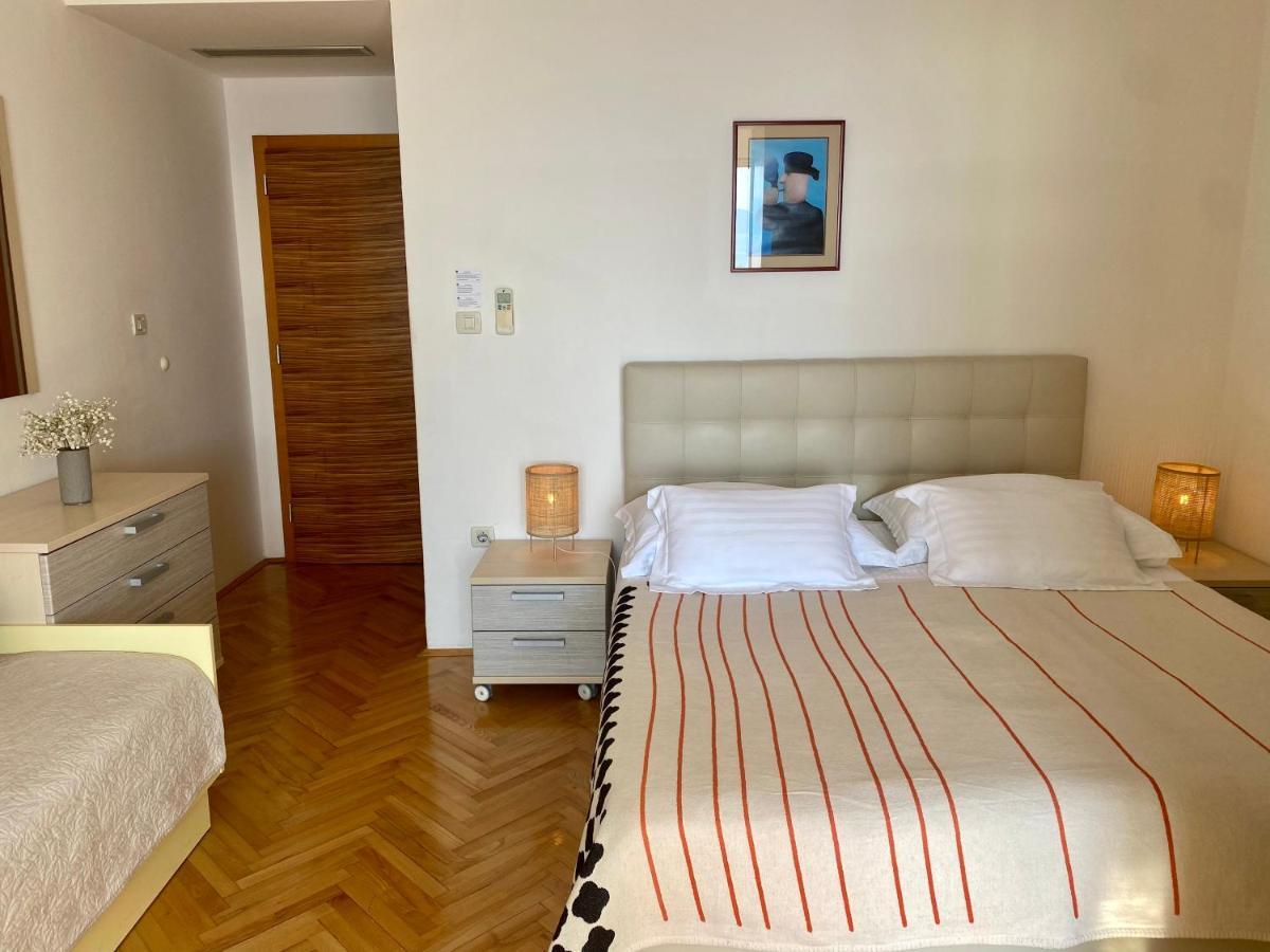 Apartments Villa Medic Brela Exteriör bild