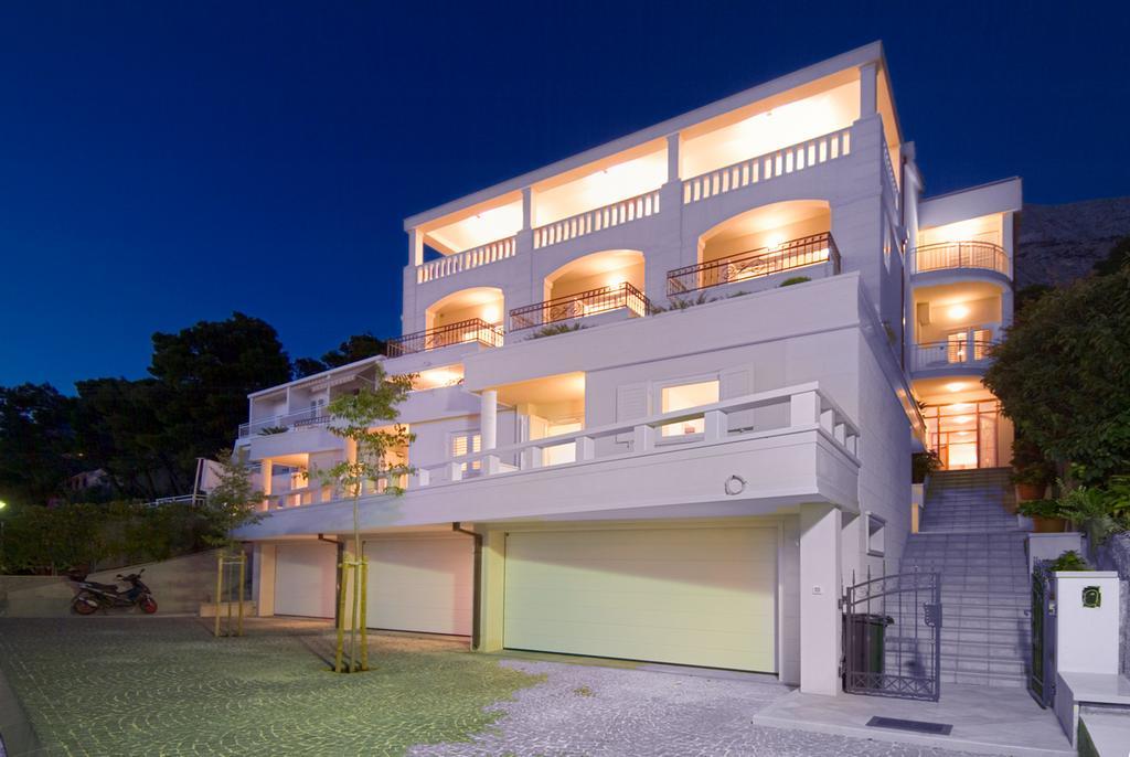 Apartments Villa Medic Brela Exteriör bild