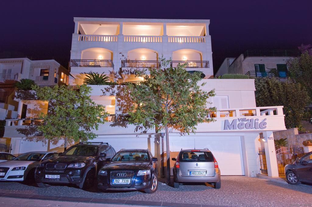 Apartments Villa Medic Brela Exteriör bild