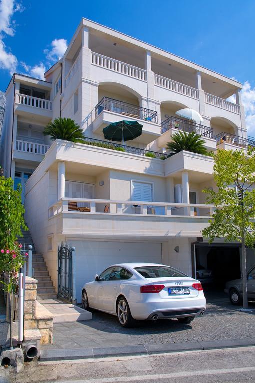 Apartments Villa Medic Brela Exteriör bild